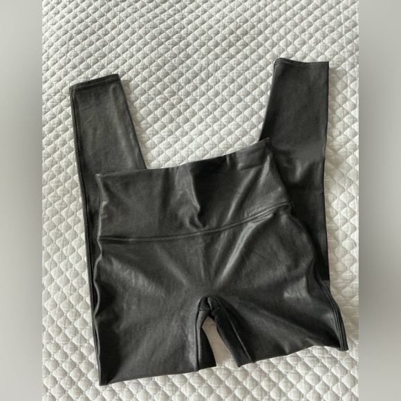 SPANX Faux Leather Black High Rise Ankle Leggings L - Picture 8 of 12